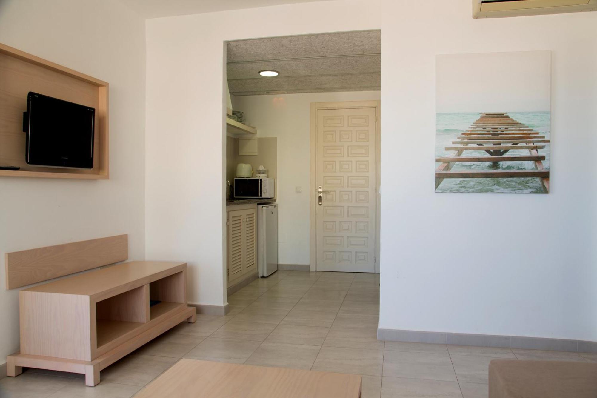 Apartamentos Es Calo מראה חיצוני תמונה