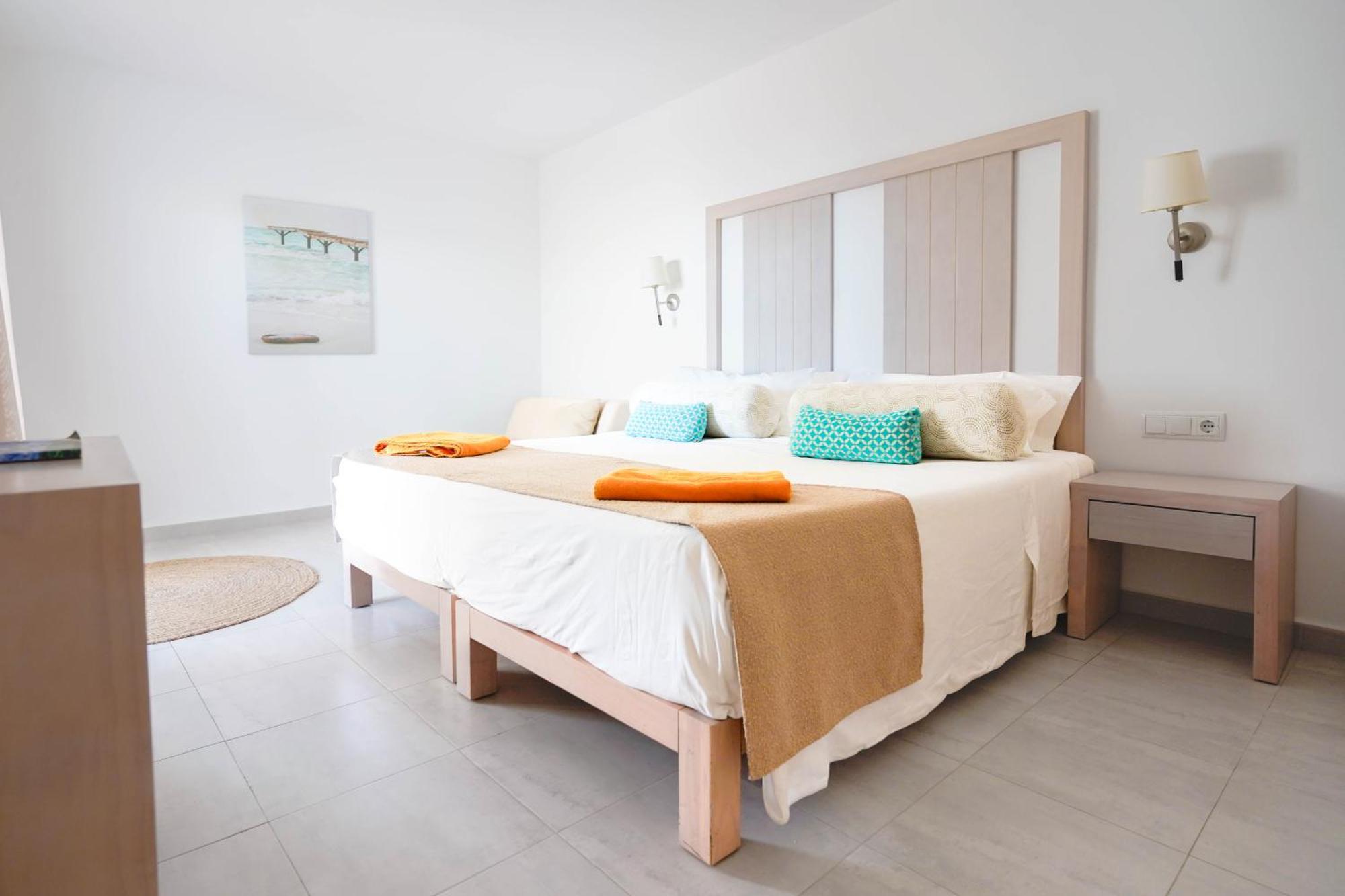 Apartamentos Es Calo מראה חיצוני תמונה
